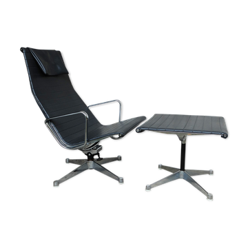 Fauteuil Lounge Chair EA124 & Ottoman EA125 par Charles & Ray Eames pour Herman Miller 1960s