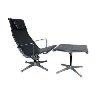 Lounge Chair Chair EA124 - Ottoman EA125 by Charles - Ray Eames for Herman Miller 1960s