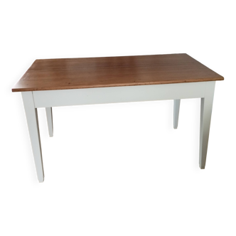 Farmhouse table with extensions