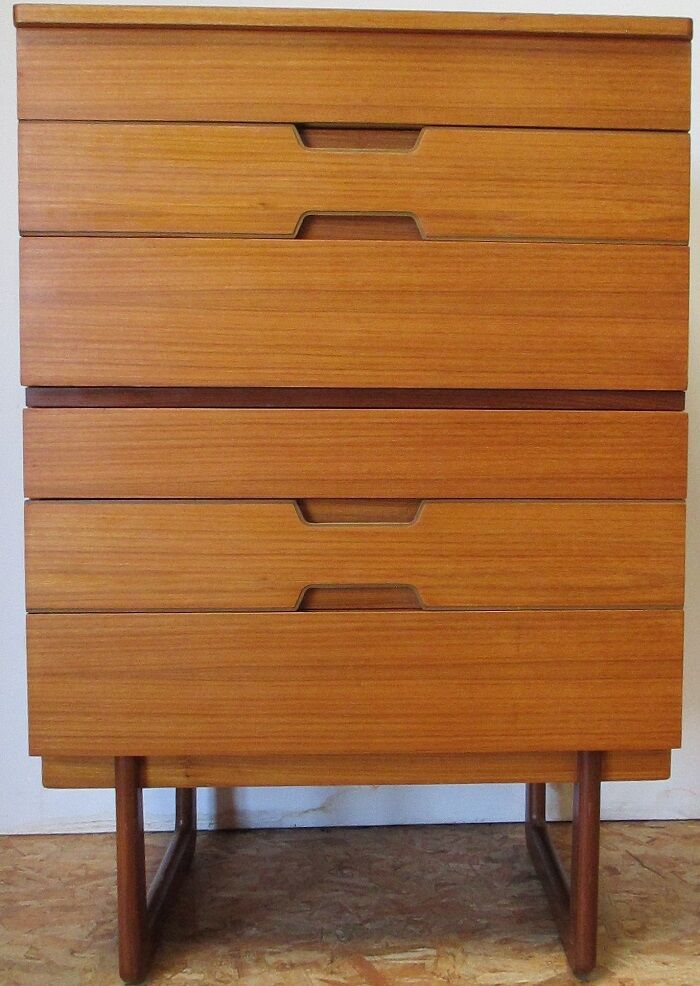 High Uniflex dresser by G.Hoffstead.