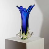 Vase en verre Murano XXL Fratelli Toso en bleu avec une couche extérieure transparente, art décoratif italien des années 1960.