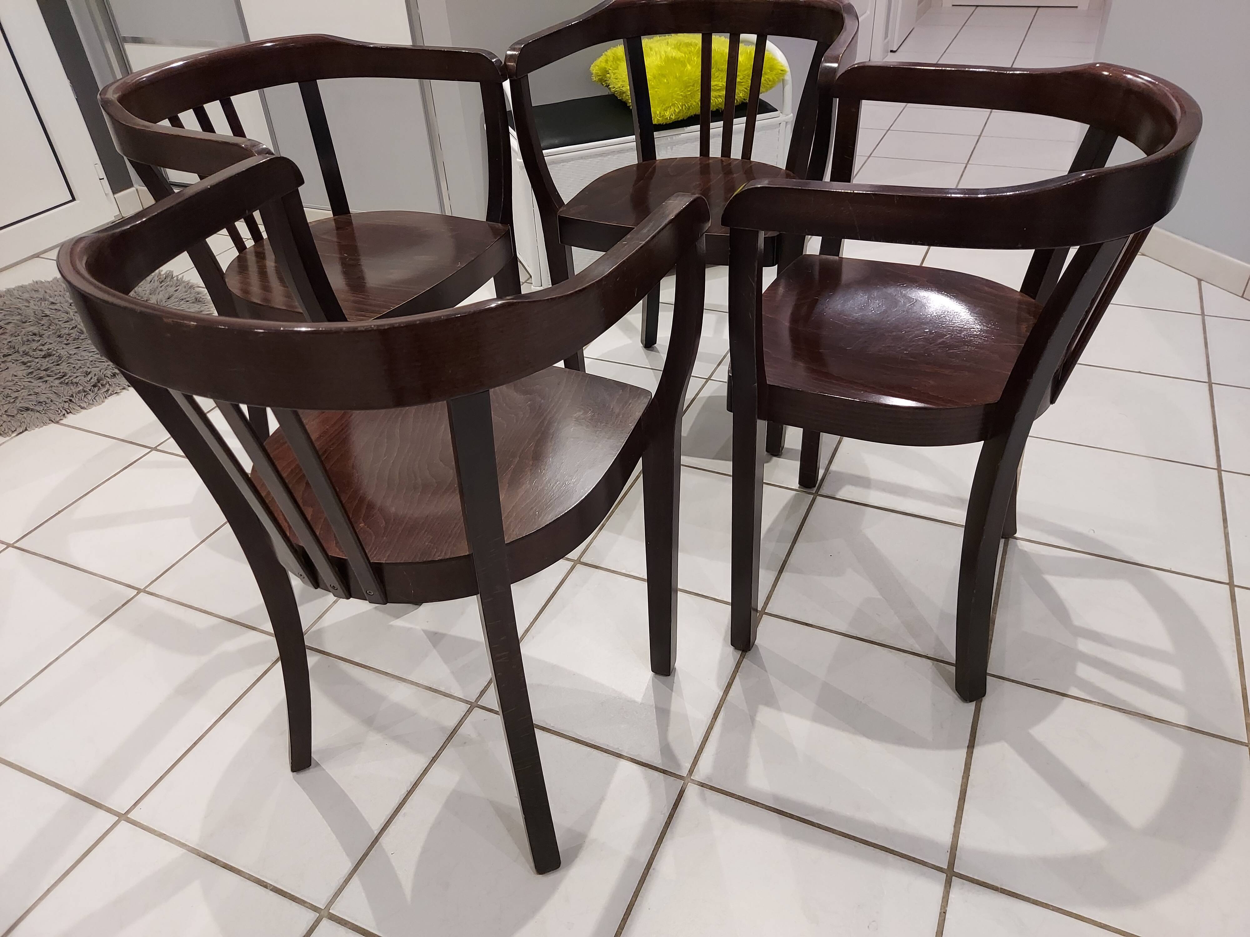 Suite de 4 fauteuils bistrot vintage