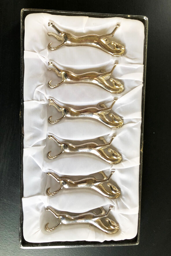 6 metal horse knife holders