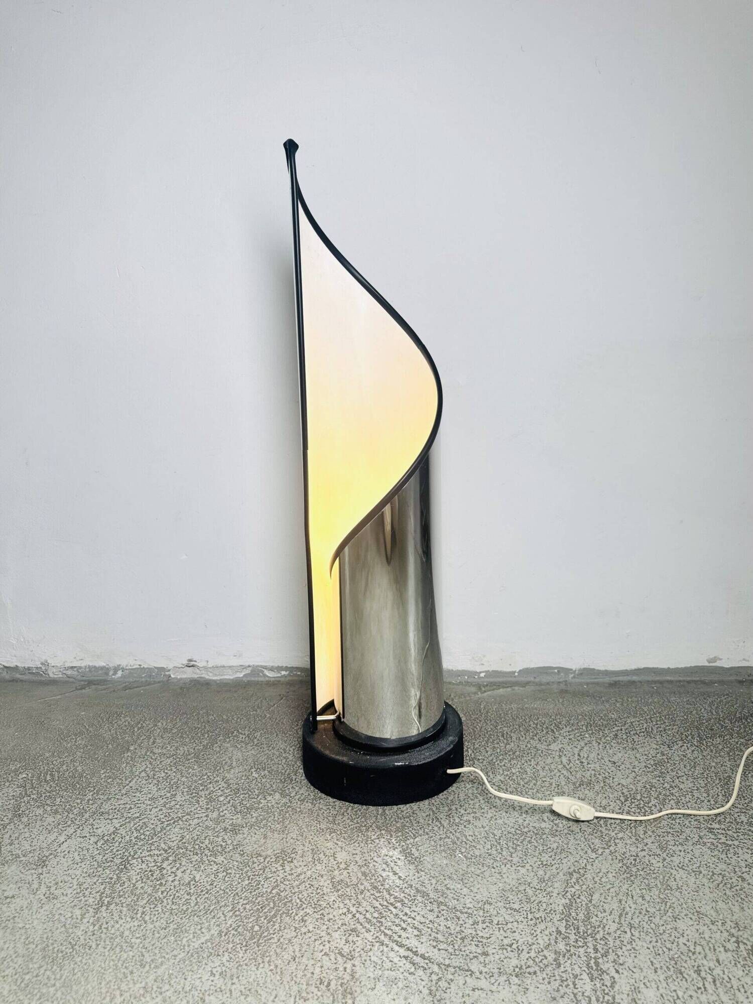 Sculptural Detrobus Table Or Floor Lamp In Curved Steel By Stilnovo, Italy 1970S