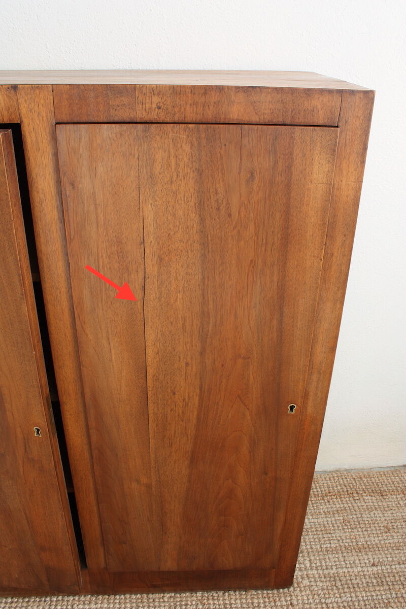 3-door low-door furniture