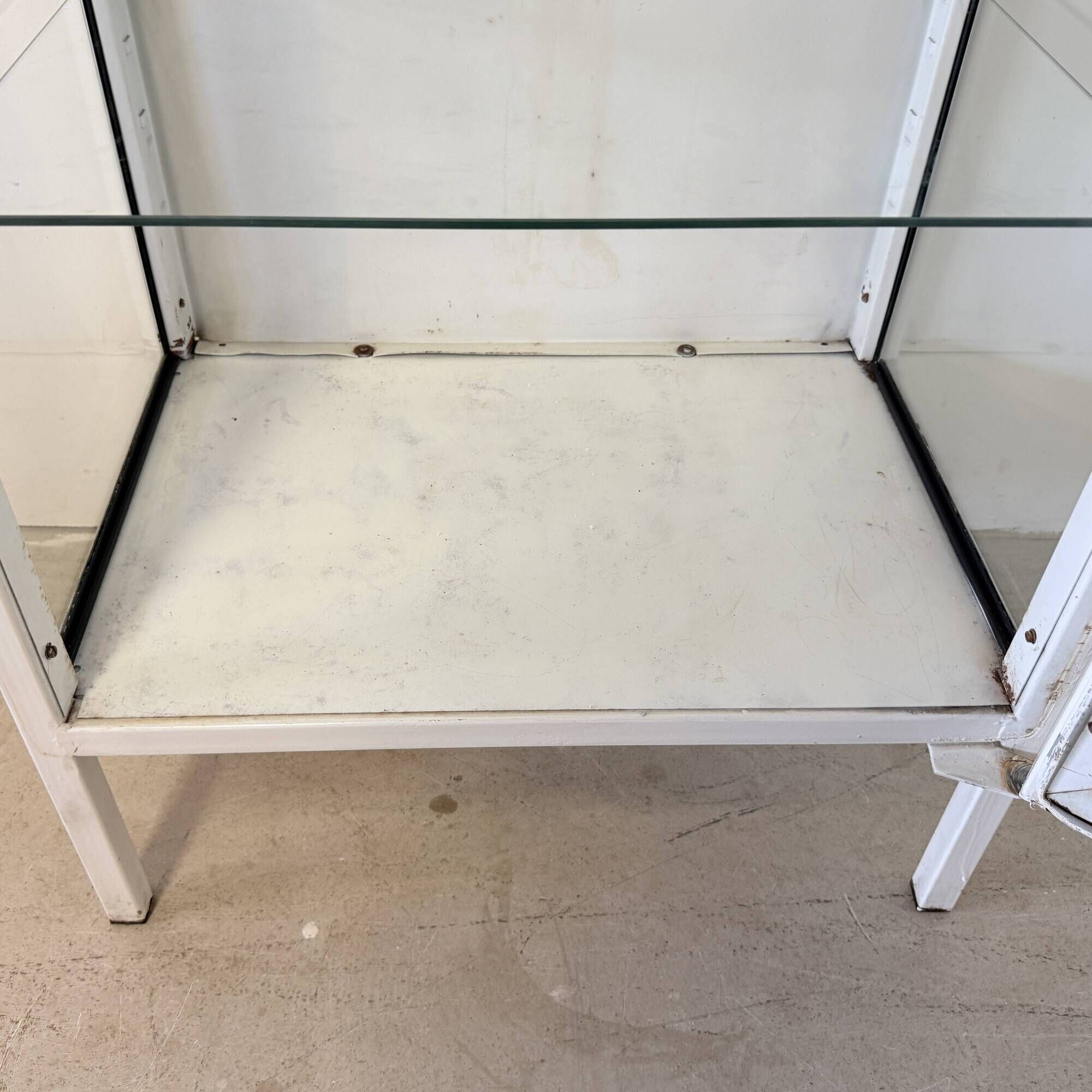 Mid-Century Polish Medical Display Cabinet, 1960s