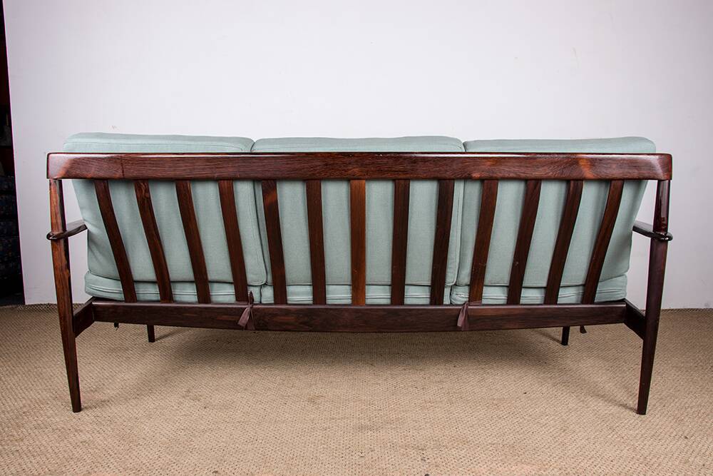 Canapé Danois 3 places en Palissandre et Tissu neuf par Grete Jalk pour Poul Jepessen 1960.