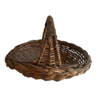 Small dark brown basket