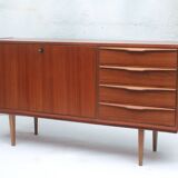 1960s sideboard in walnut with 4 drawers