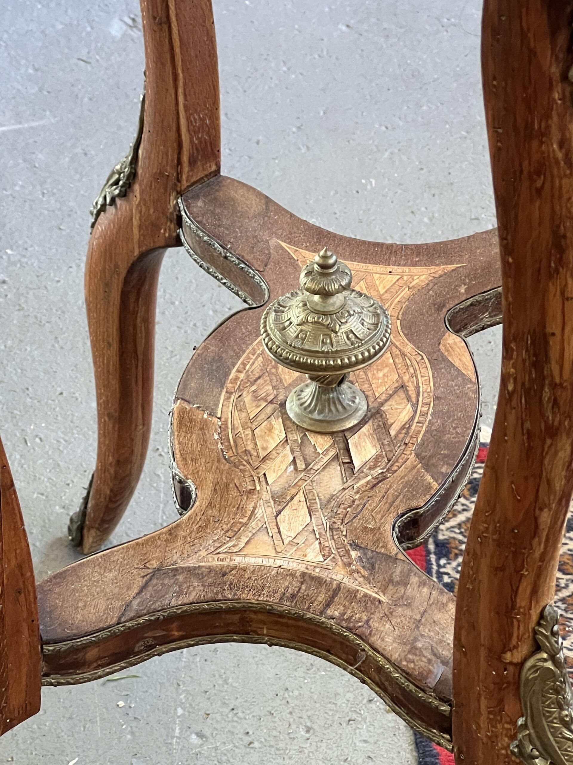 Very beautiful and old wooden marquetry planter, Napoleon III period, mid-19th century.