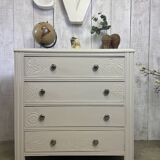 Antique chest of drawers