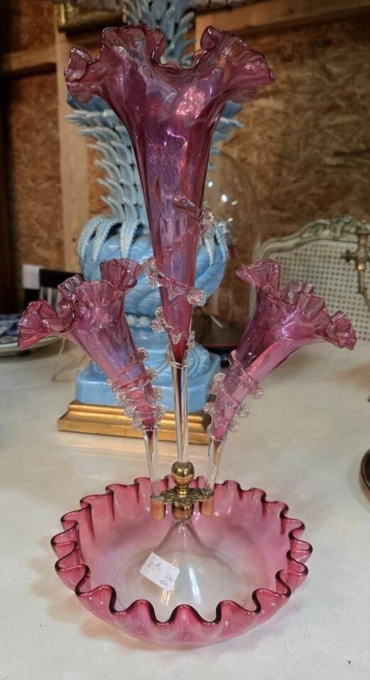 Blown glass epergne vase in a deep pink hue - tulip tree