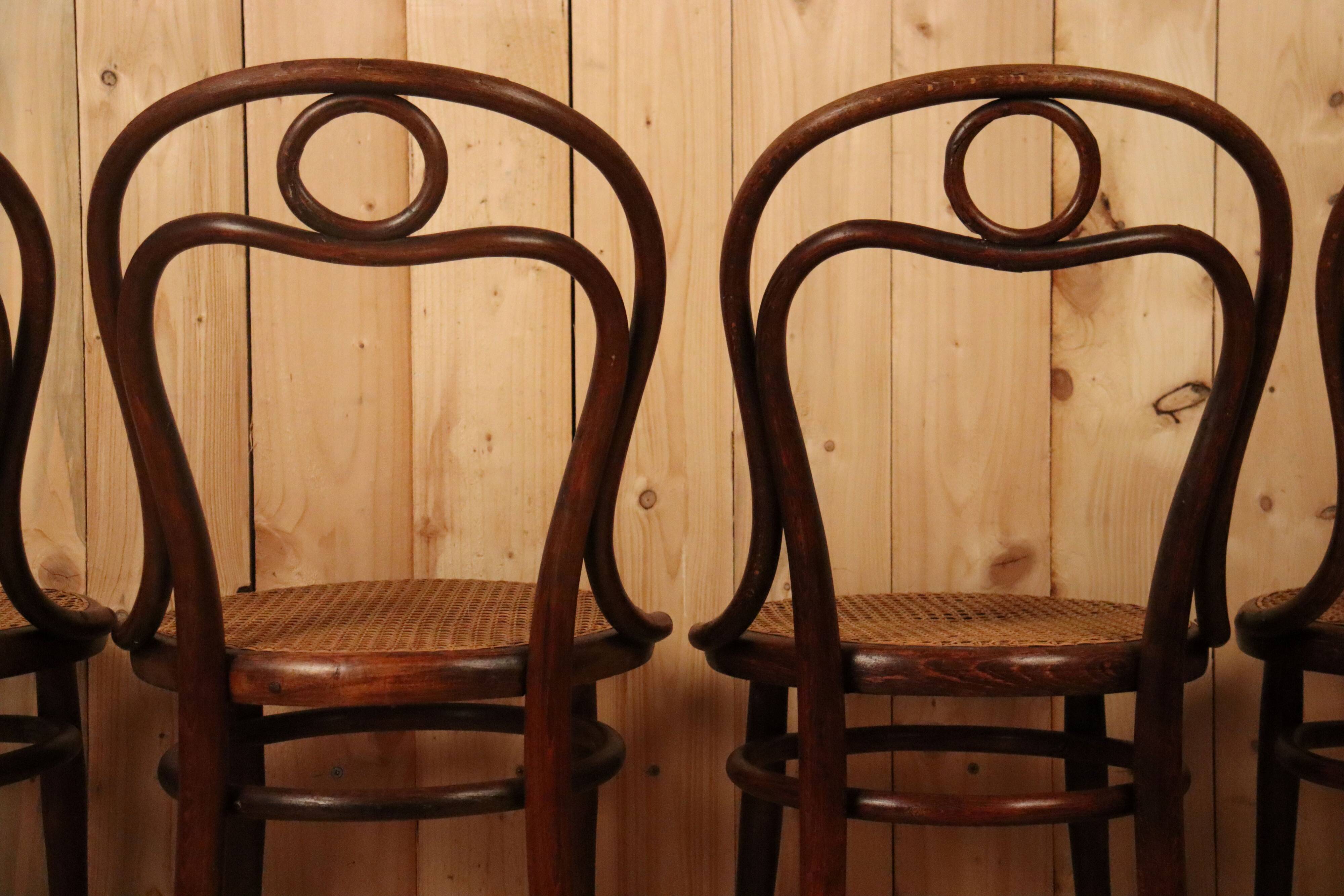 Set of 4 Thonet bistro chairs n°31
