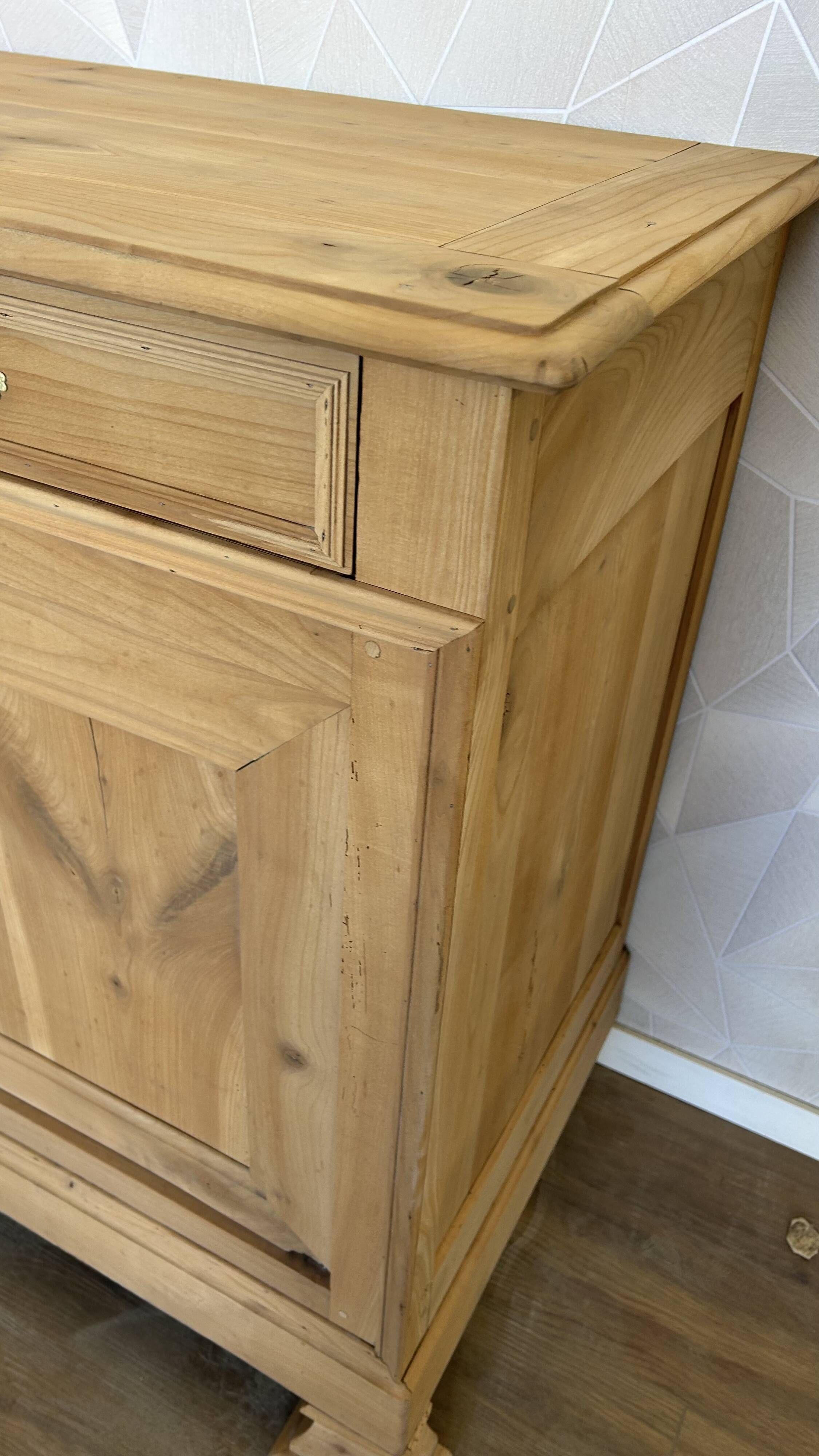 2-door solid wood airbrushed sideboard