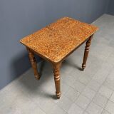 Petite table peinte en brocante ancienne