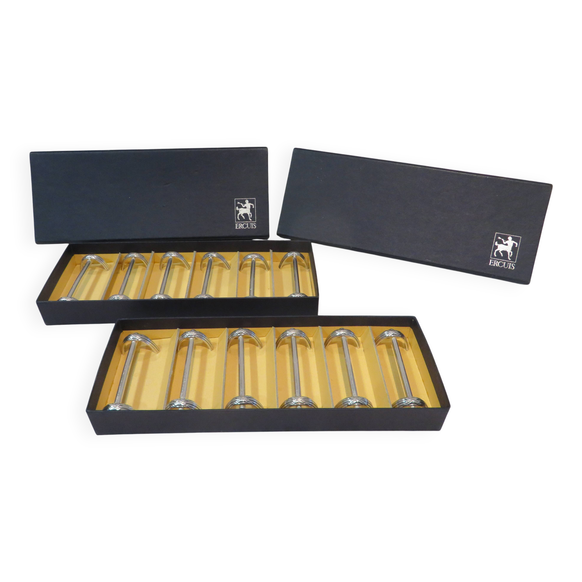 12 silver plated knife holders, goldsmith Ercuis St Louis XVI, arch shape