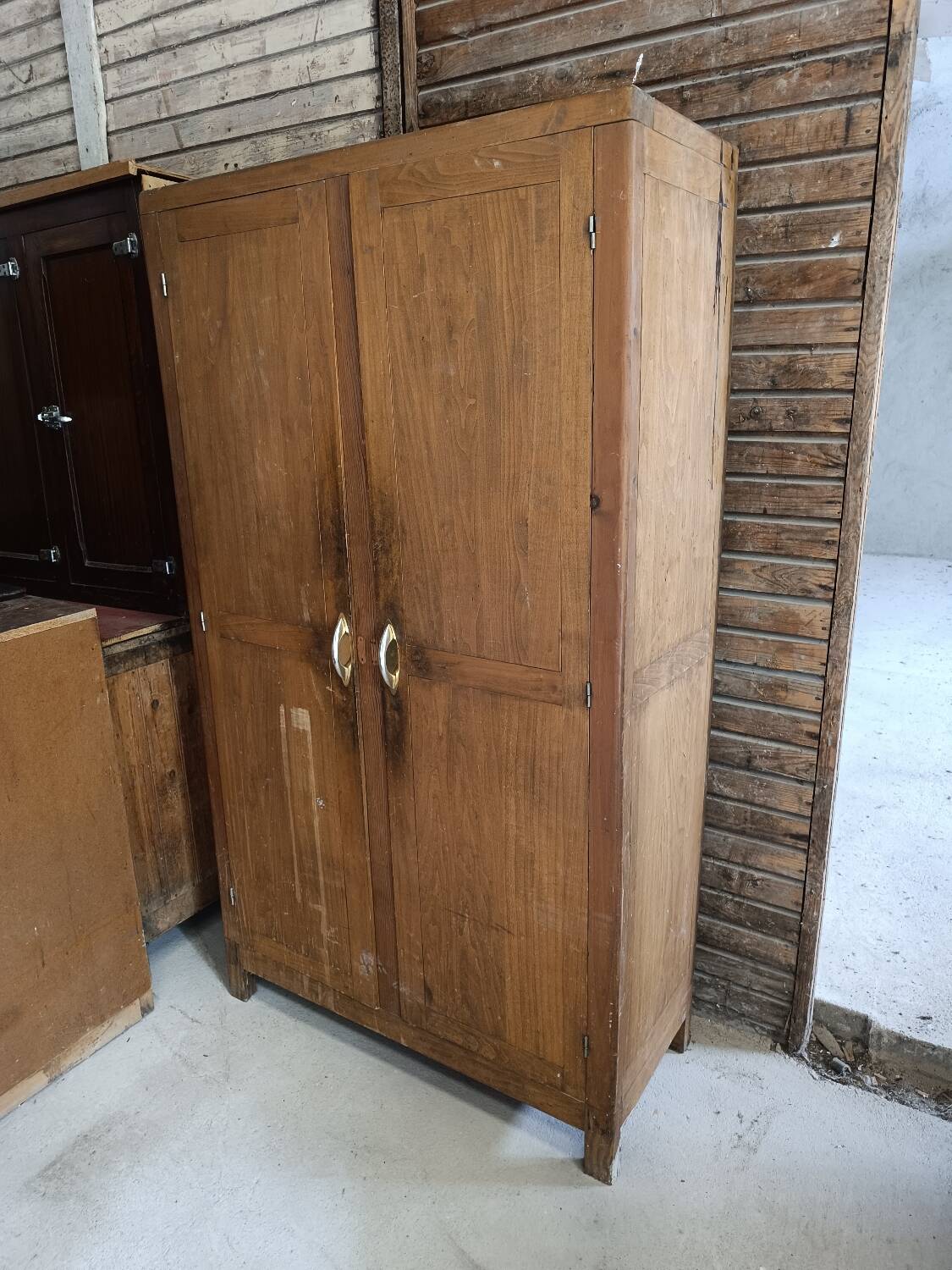 Armoire parisienne vintage