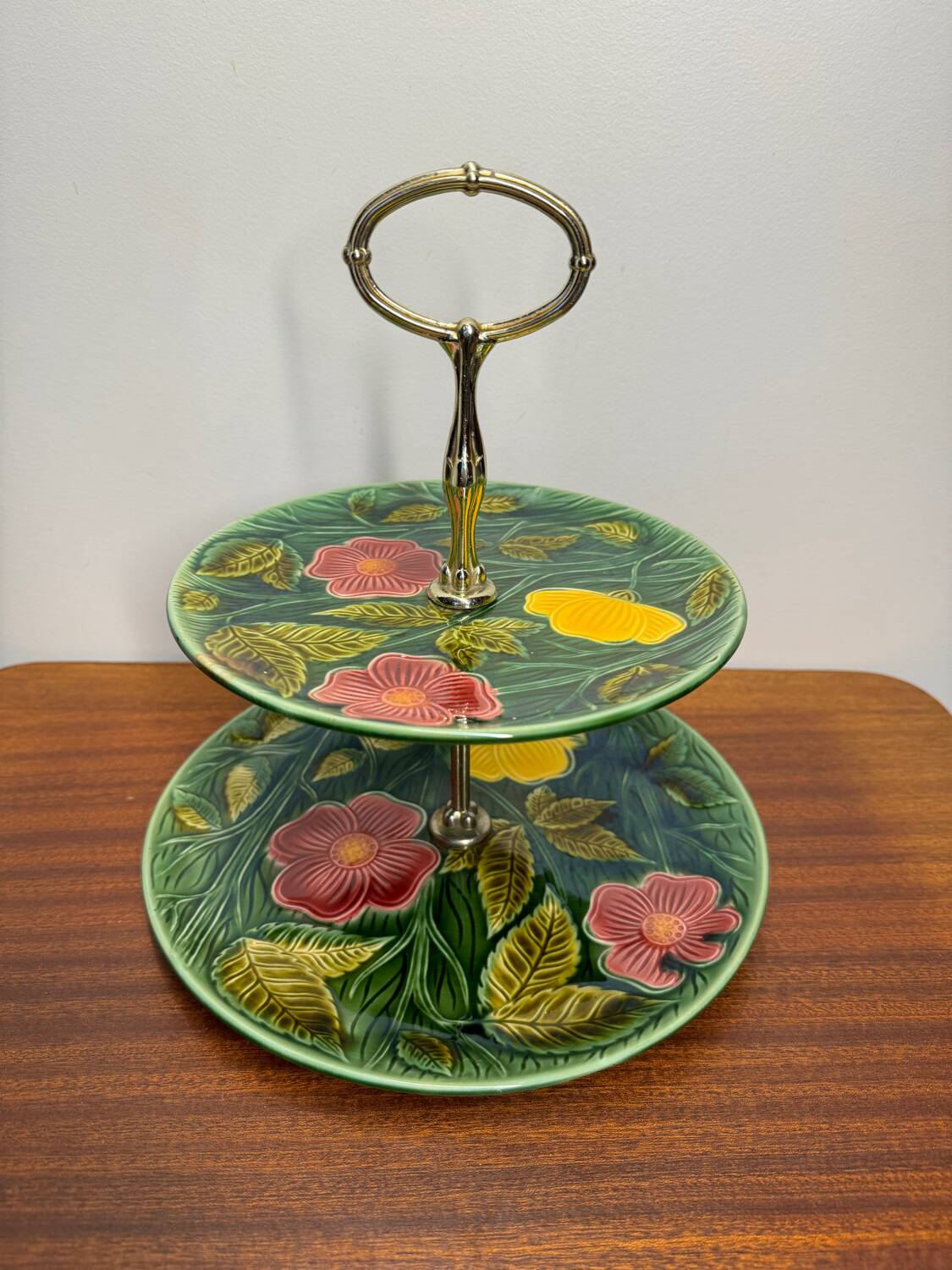 Ancient Sarreguemines Majolica Servant