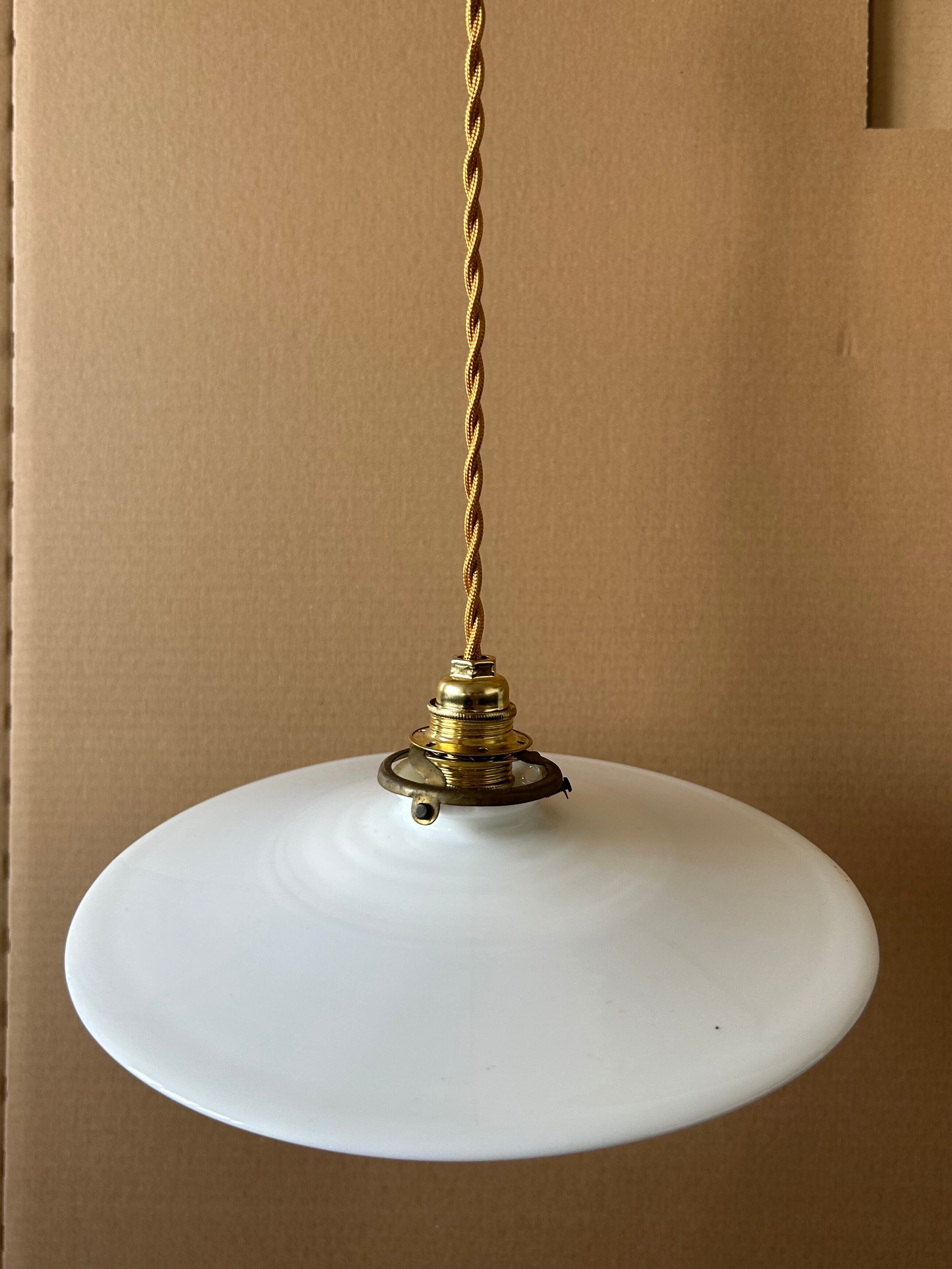 Antique opaline suspension D27cm
