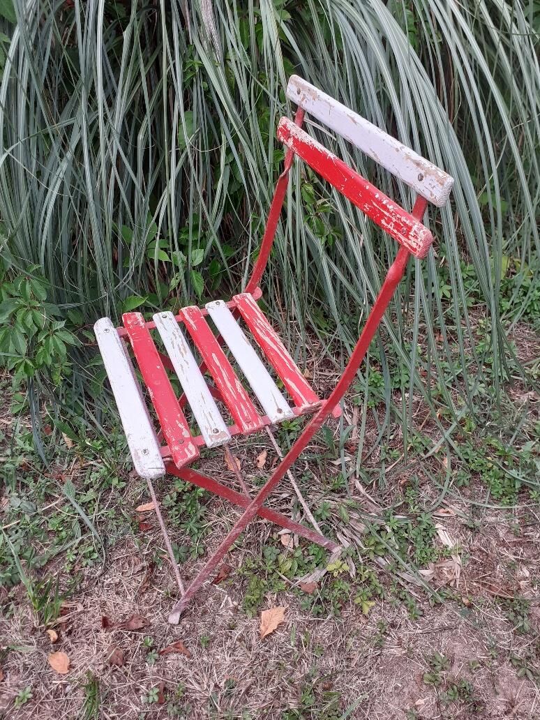Wooden garden chair metal structure