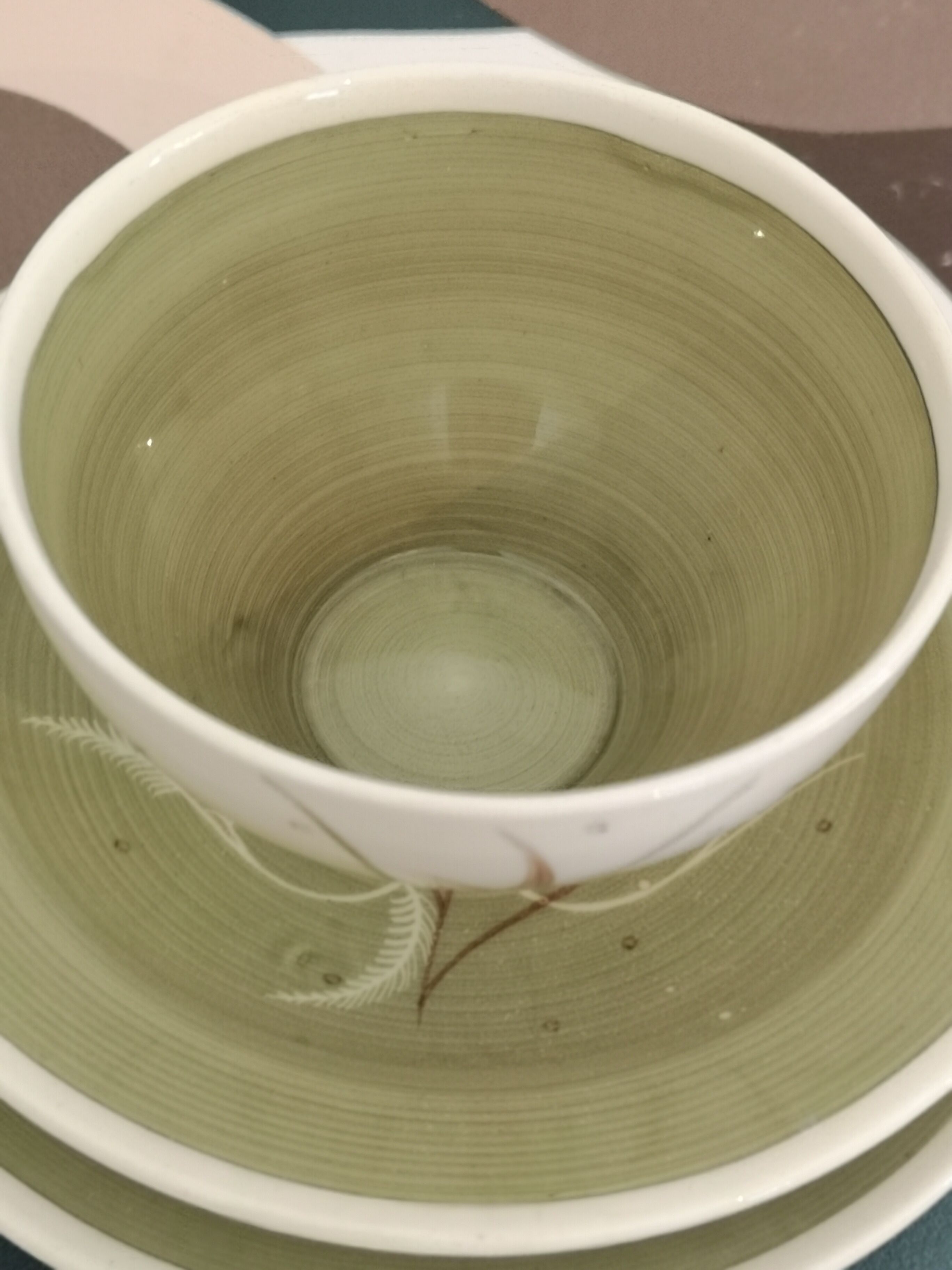 Tasse à thé signé Susie Cooper peint à la main