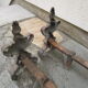 Paire de chenets anciens en acier et bronze