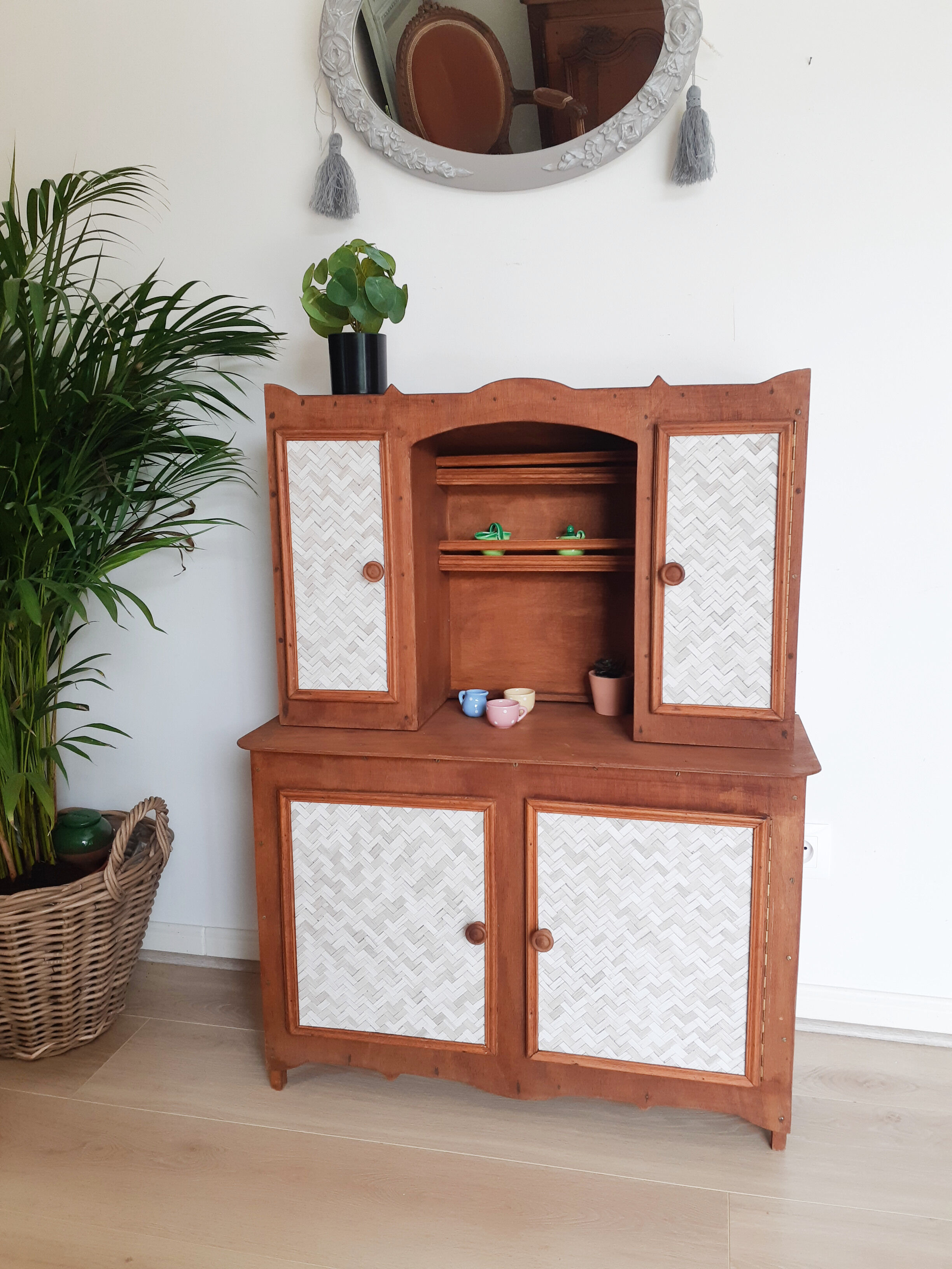 Kitchen cabinet for wooden doll