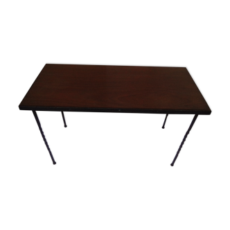 Table basse pieds en fer forgé plateau en bois  77 x 38 cm