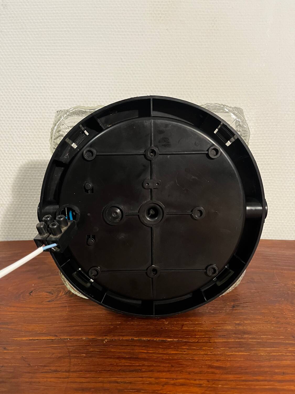 Chiseled glass pendant ceiling light