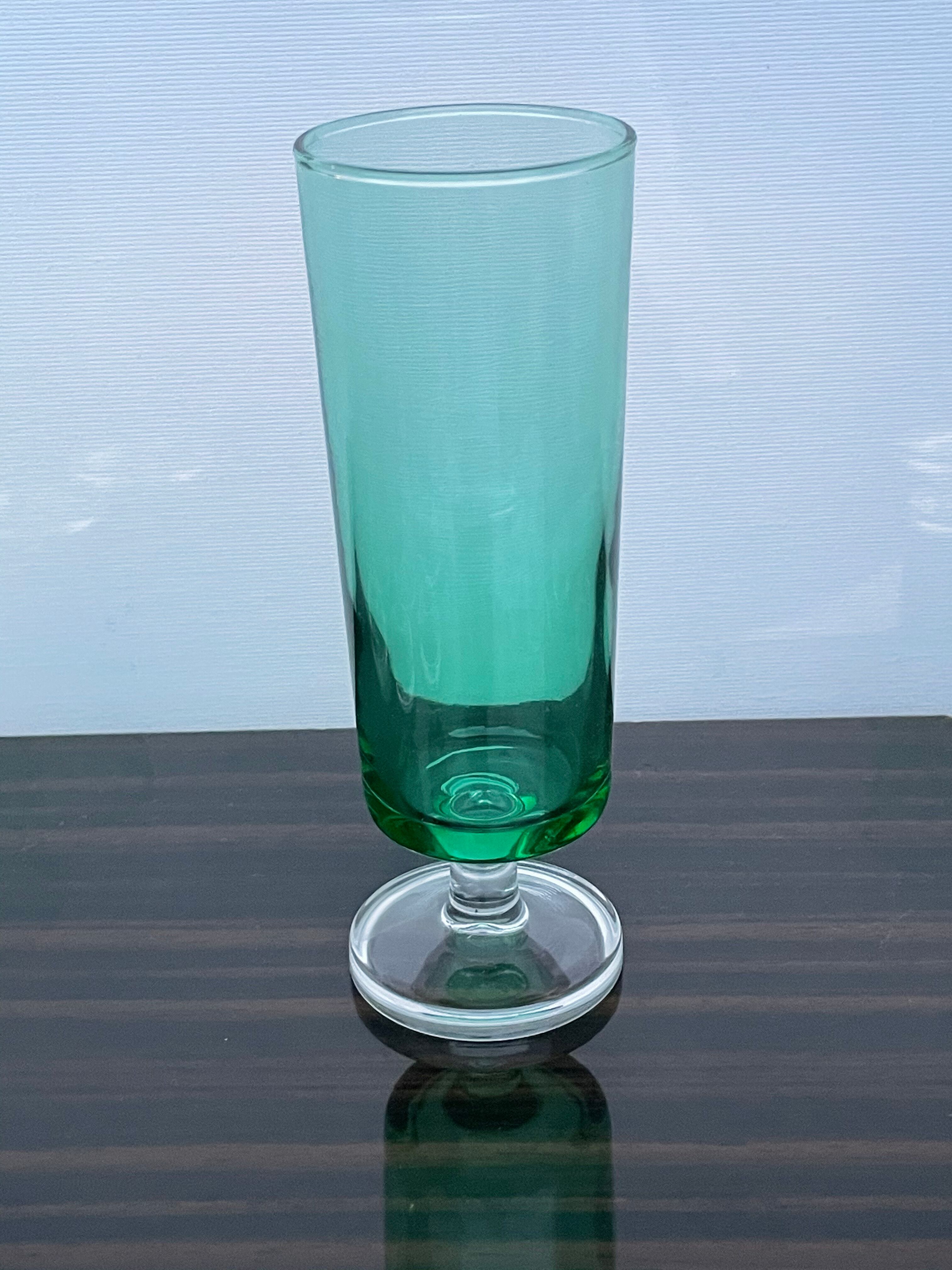 Green champagne flutes