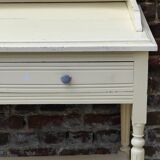 Dressing table toilet