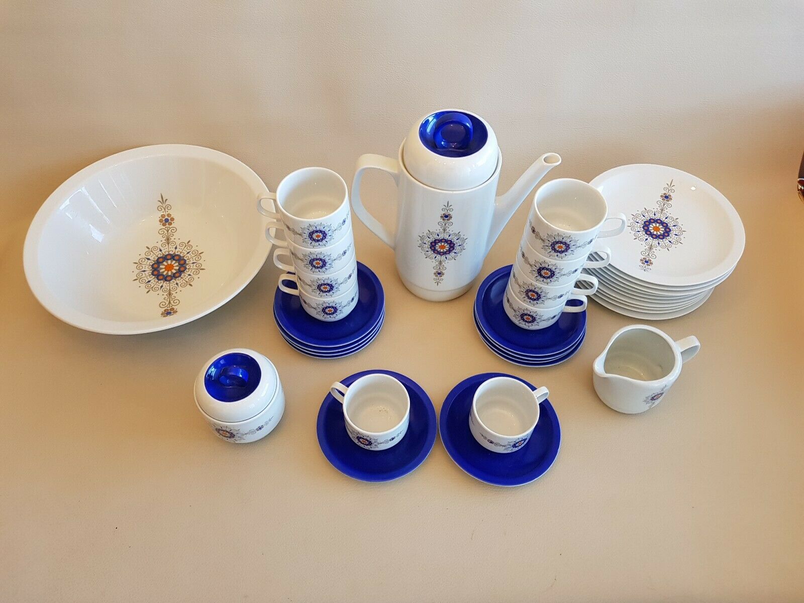Coffee service and dessert in vintage porcelain 70s Bareuther blue décor