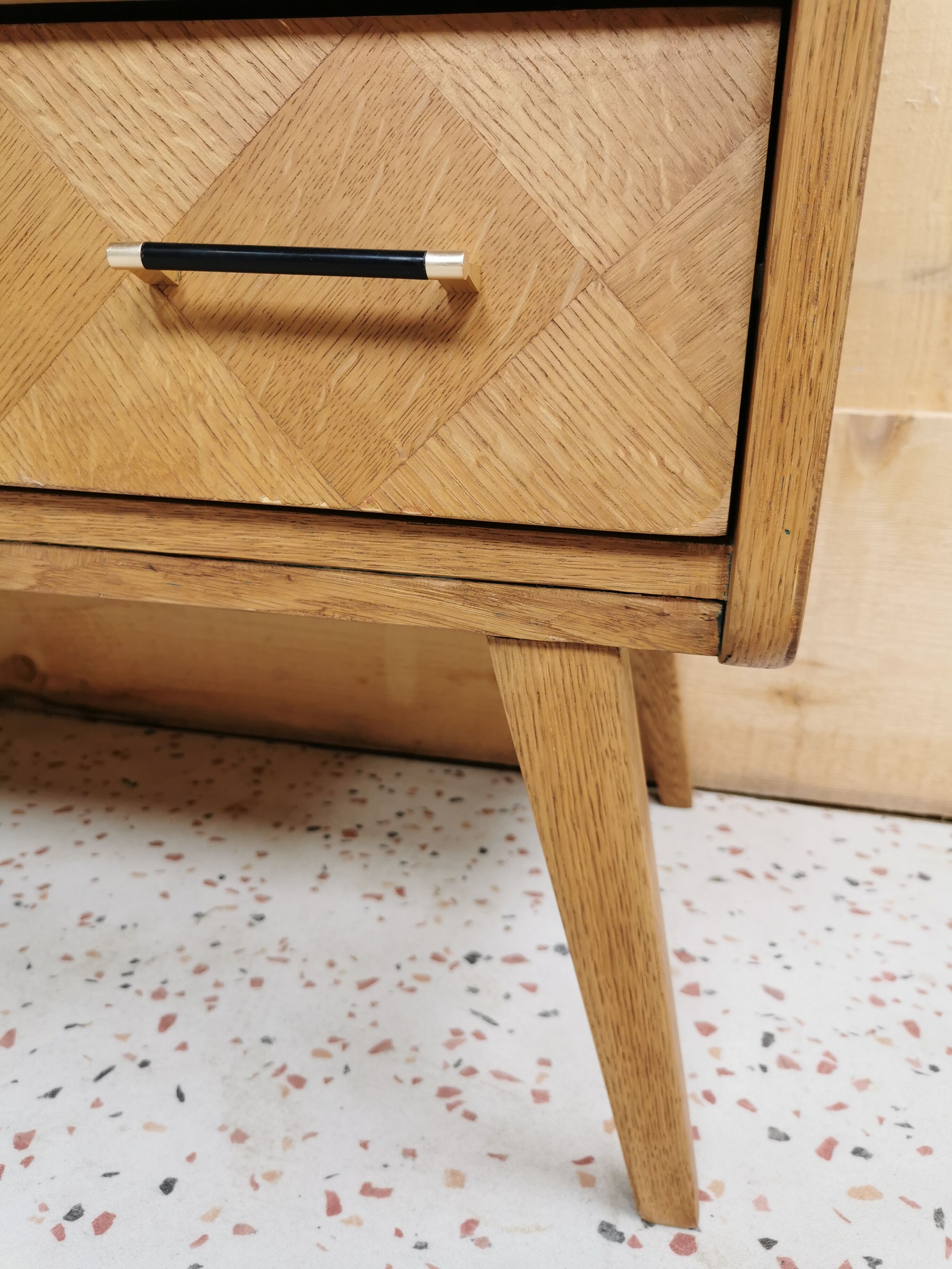 Chest of drawer compass feet