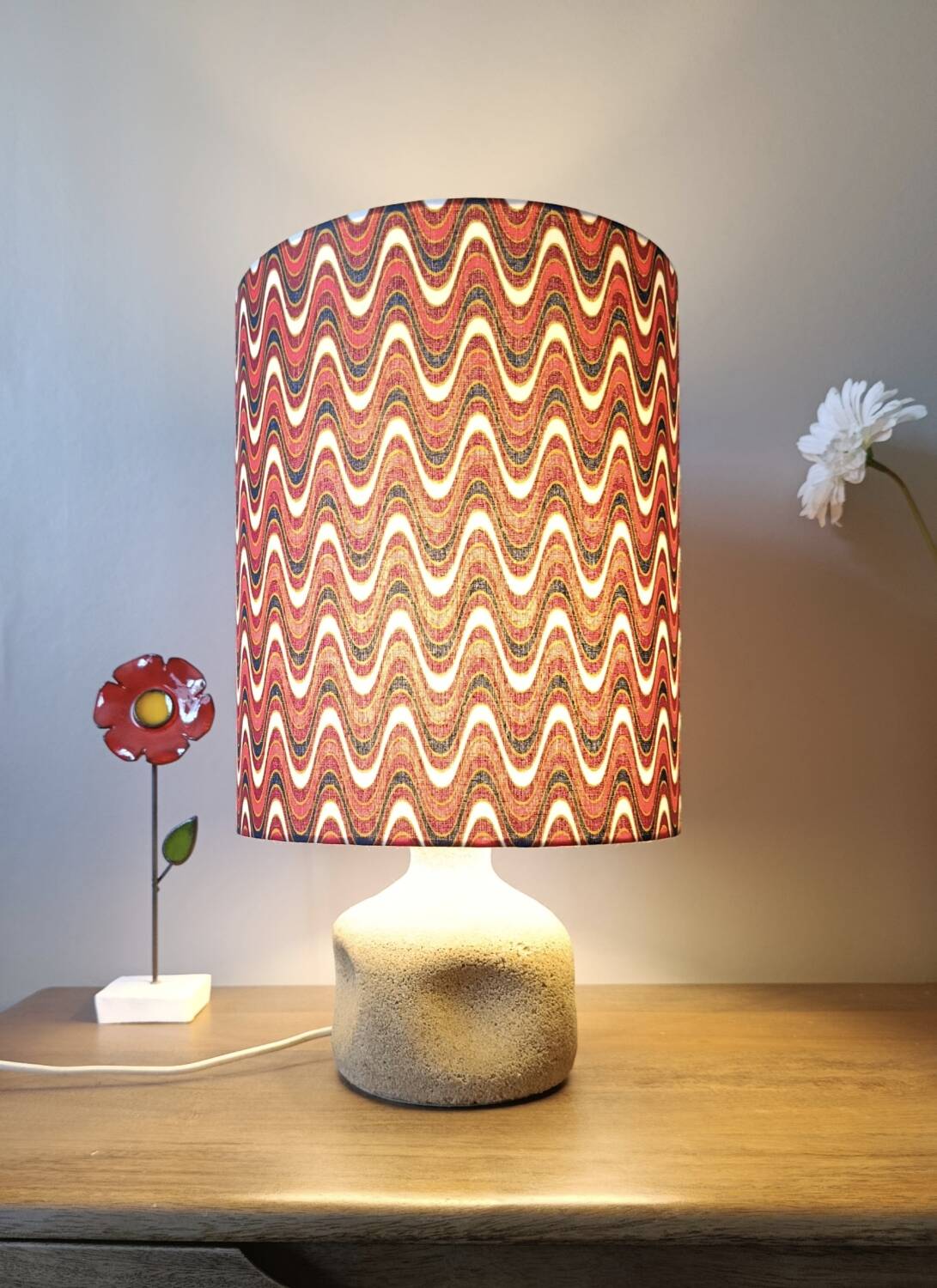table lamp with stone base 1970, psychedelic lampshade seventies