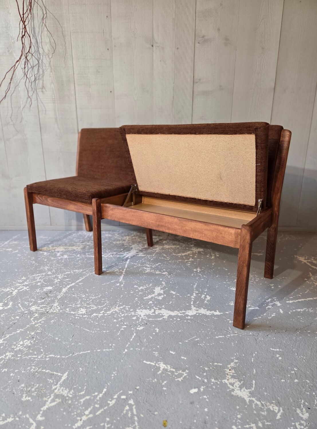 Velvet bench