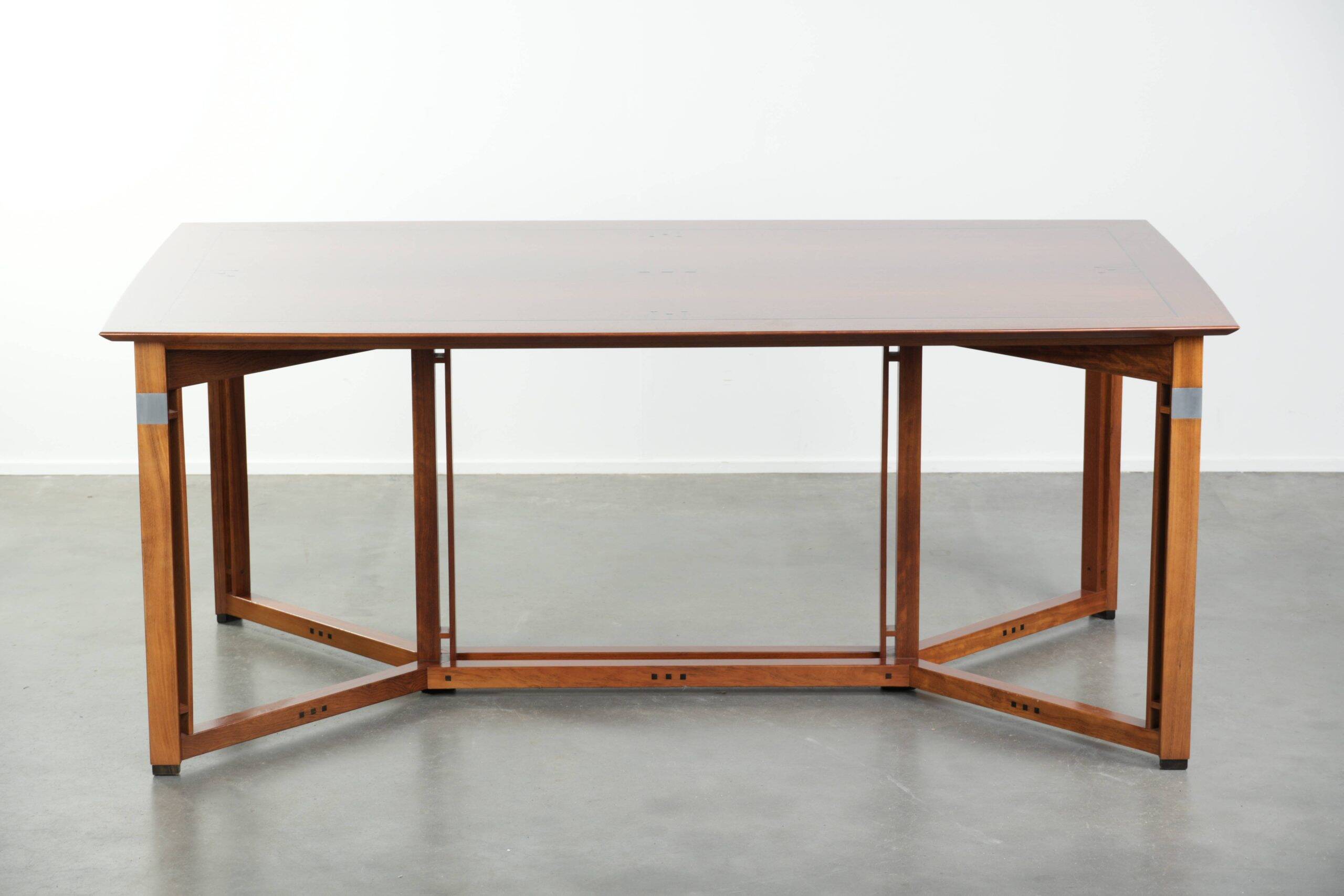 Beautiful Art Deco design dining table for 4 to 6 people