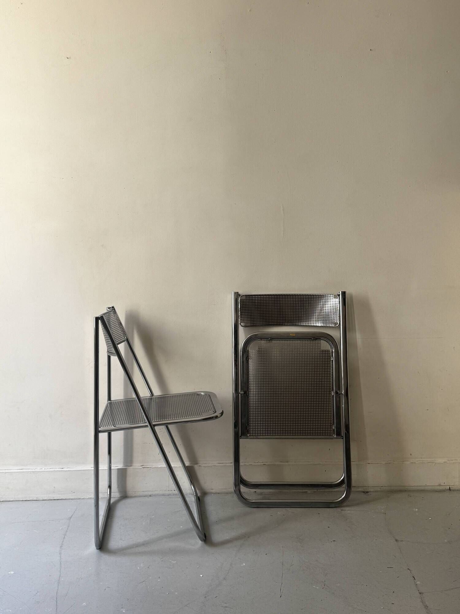 Chaise pliante Tamara en métal chromé et perforé d'Arrben, Italie 1980