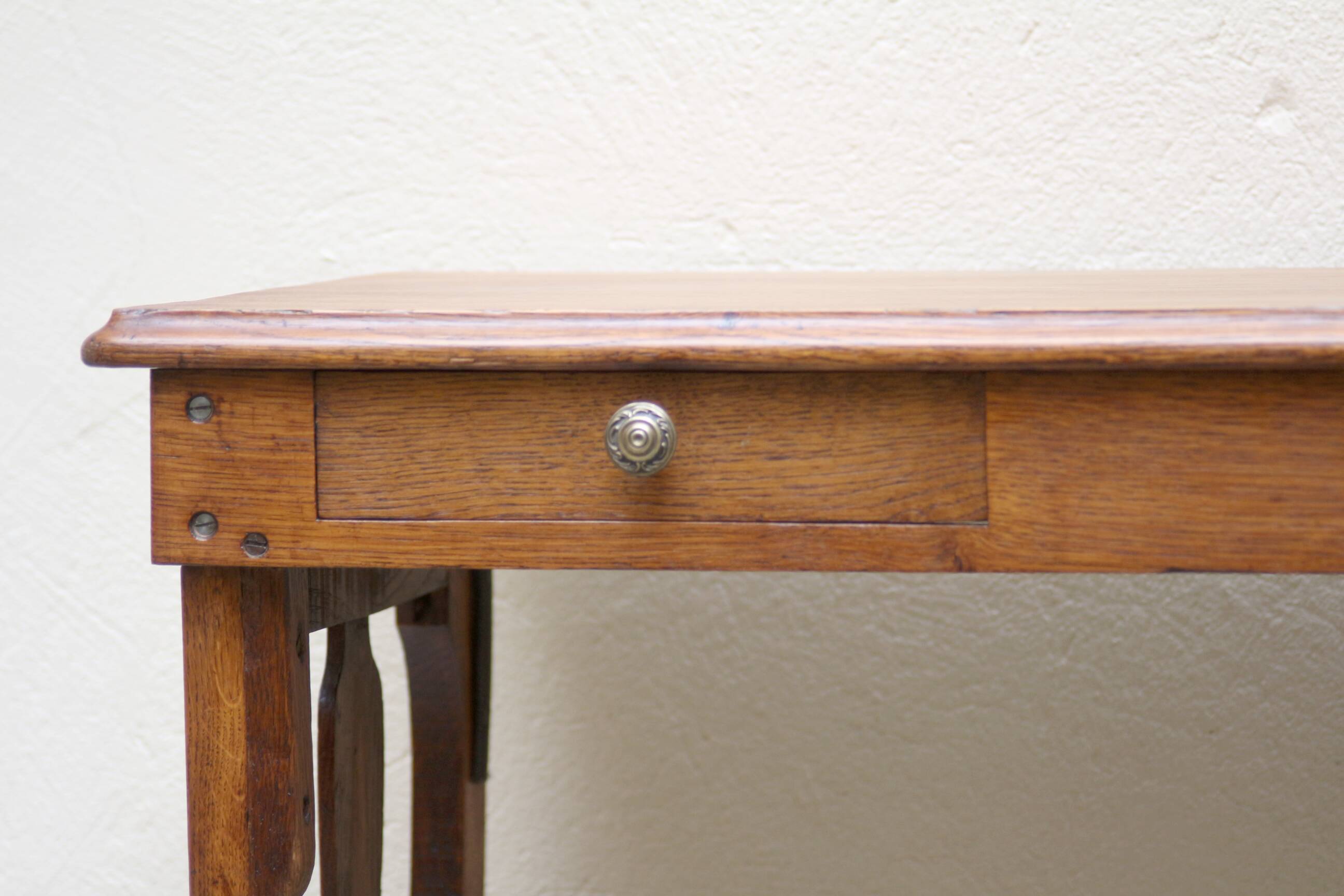 Exceptional: 19th century oak serving trolley, comes from the Senate