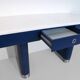 Table bleue vintage de style moderne du milieu du siècle avec plateau en marbre blanc