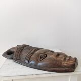 Masque en bois africain sculpté à la main vintage : décoration murale tribale