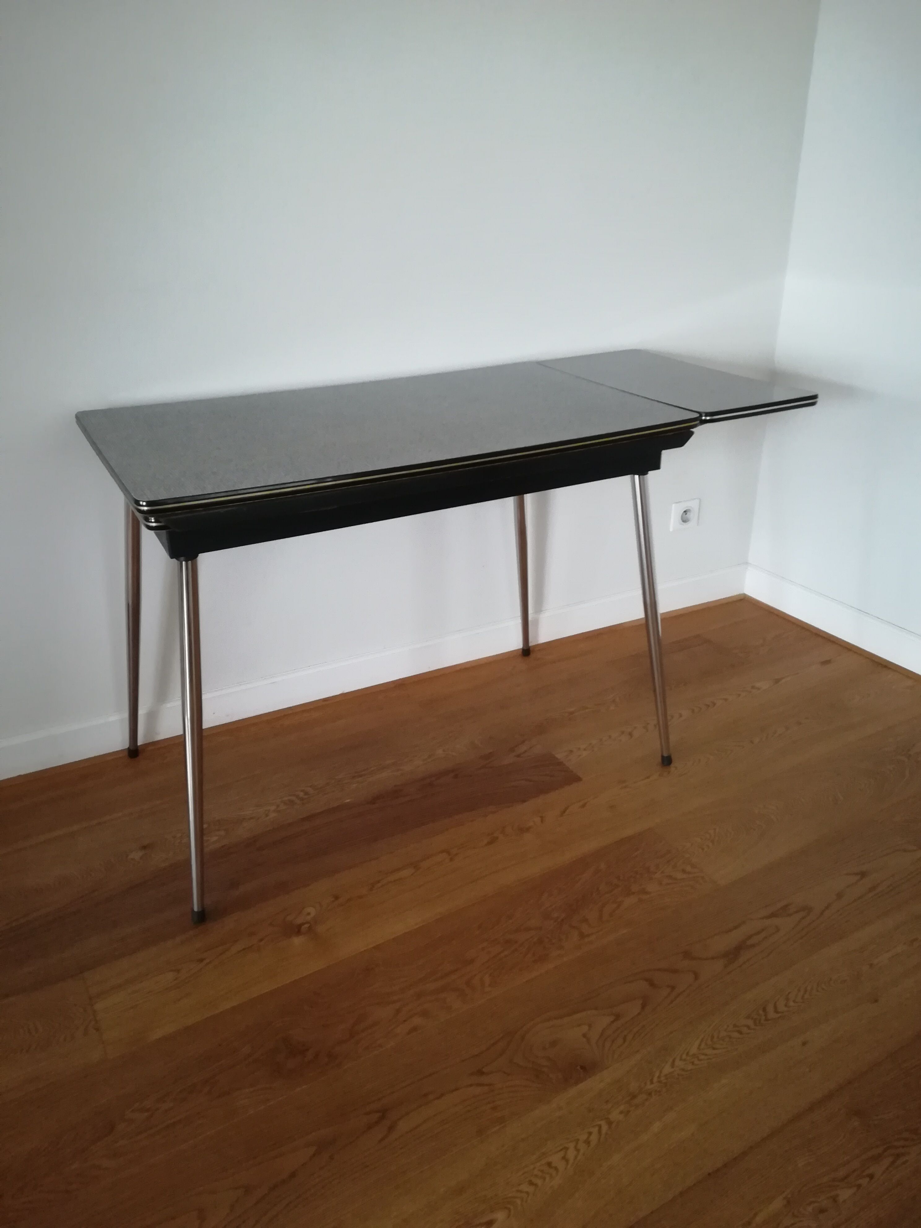Extensible table