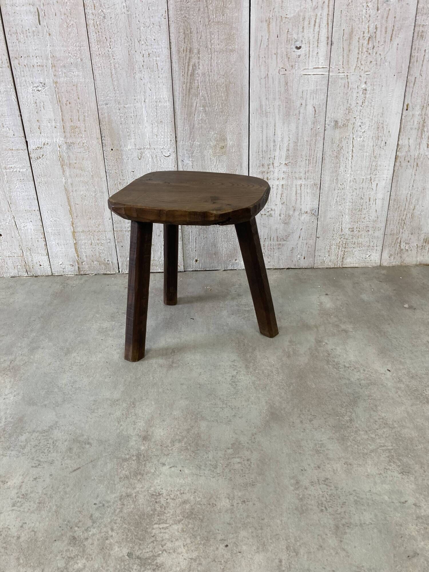 Tripod stool