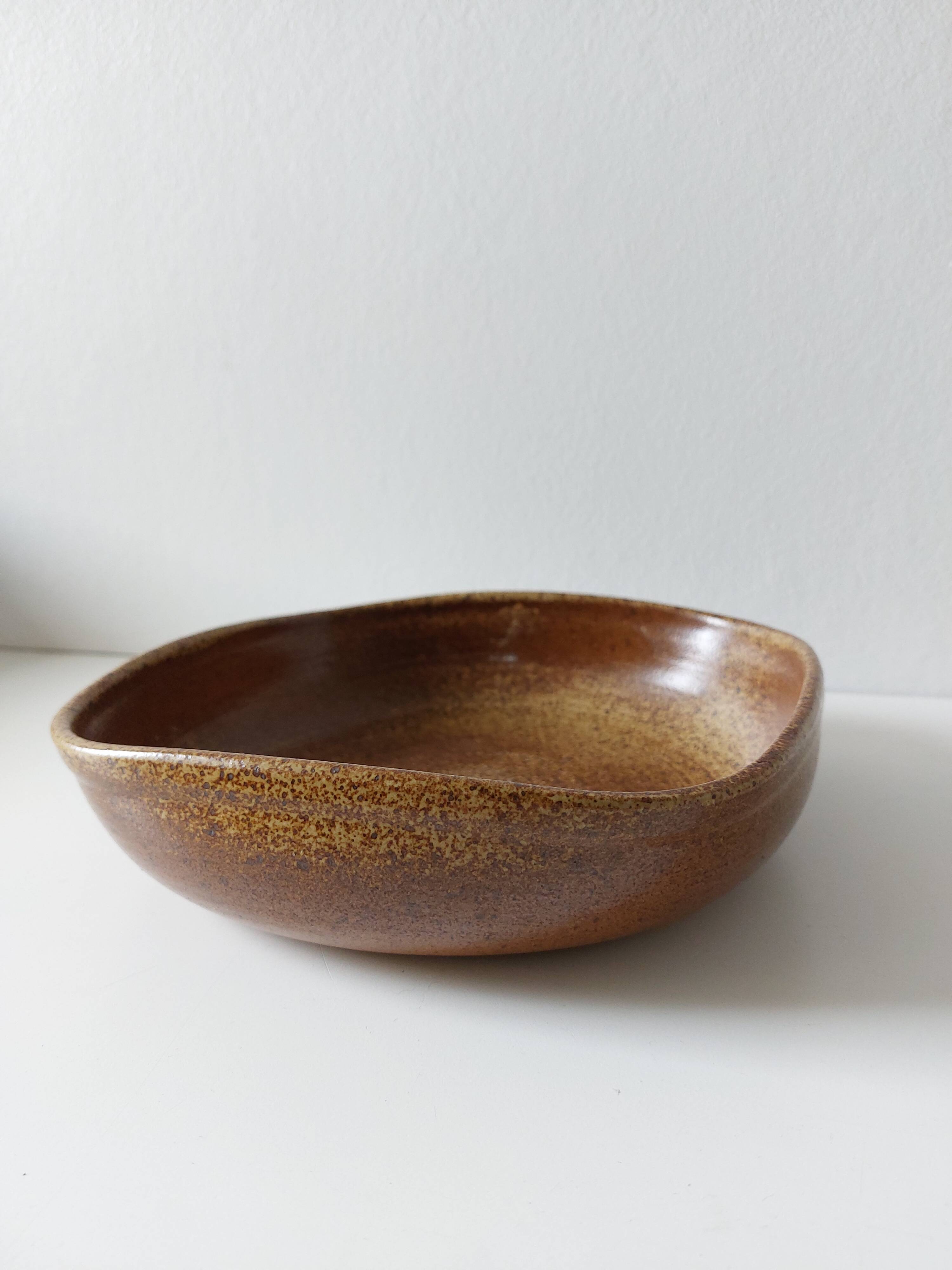 Square plate in vintage sandstone