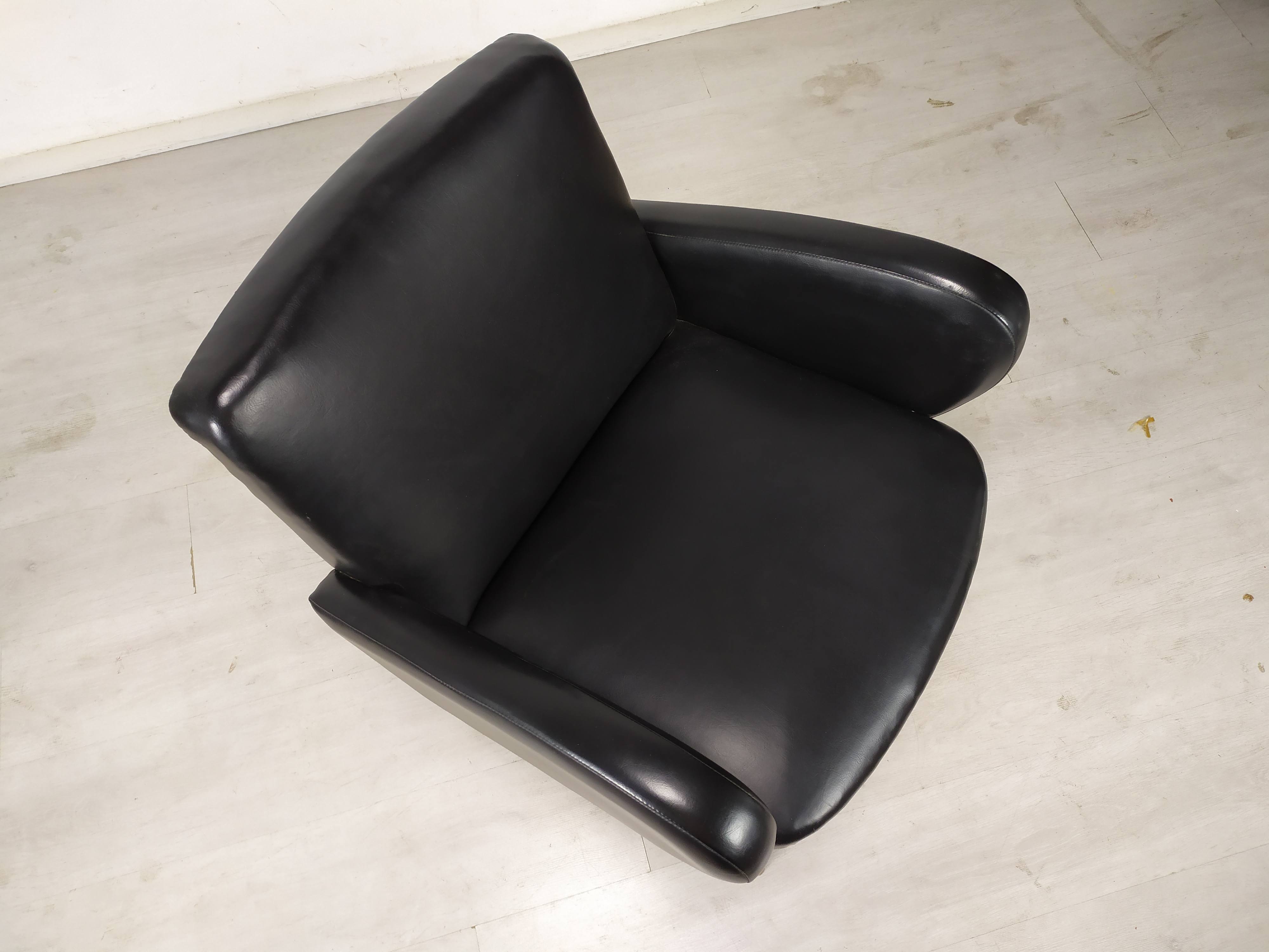 Vintage armchair skaï black