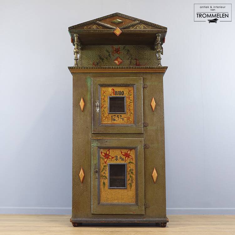 Armoire de mariée peinte d'art populaire, 1754