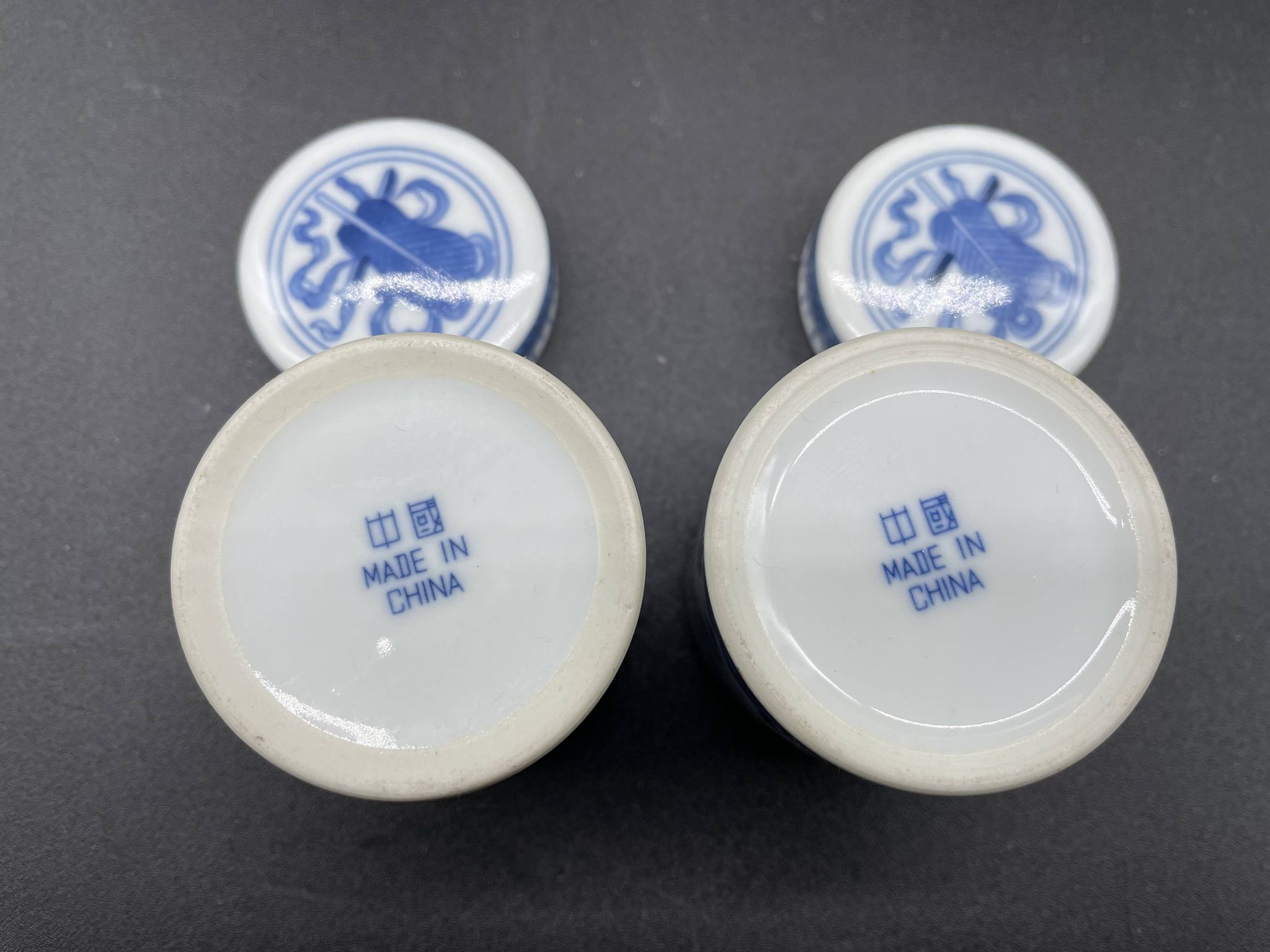 Elegant table set, Chinese porcelain, blue and white, condiments.
