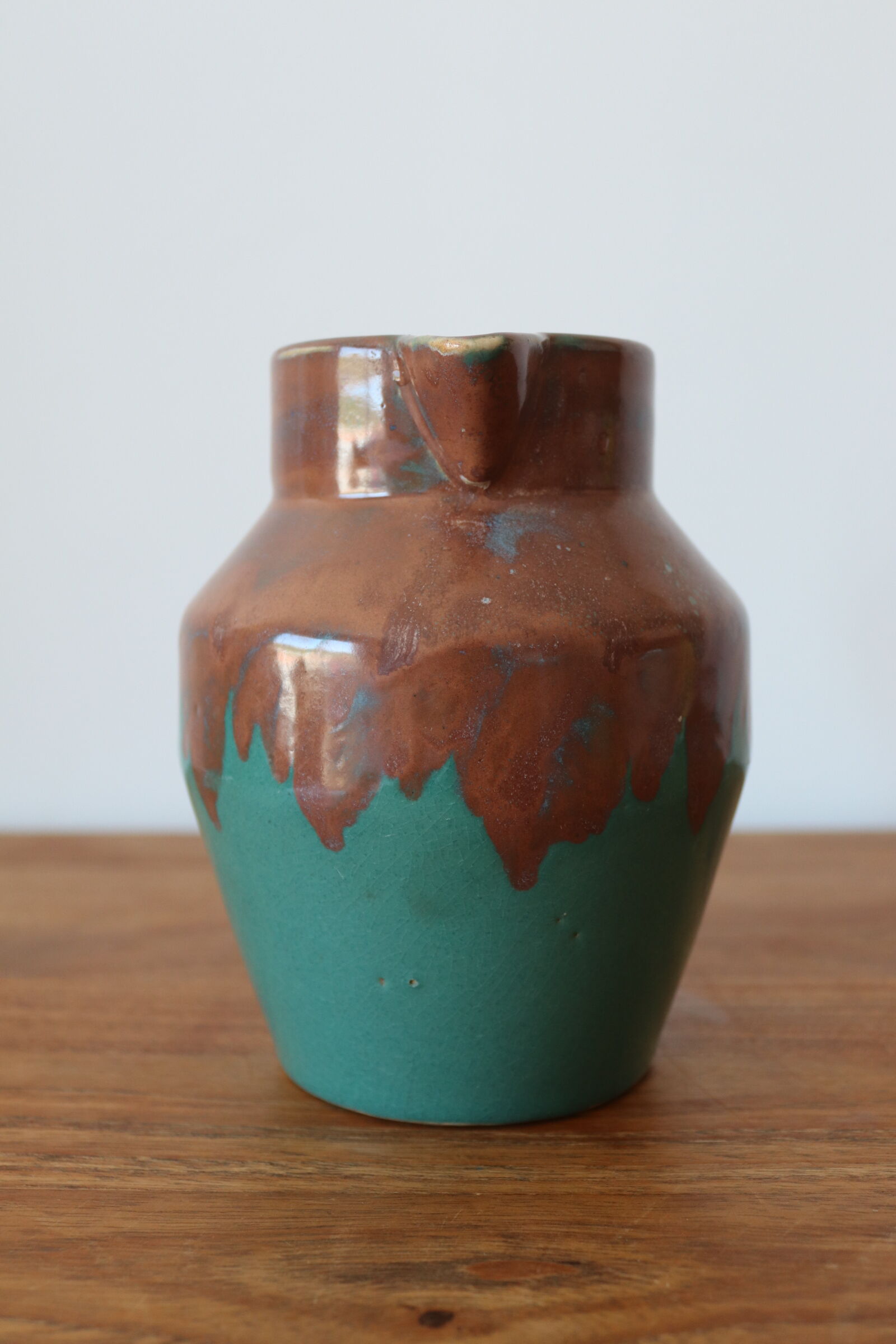 Pitcher in sandstone