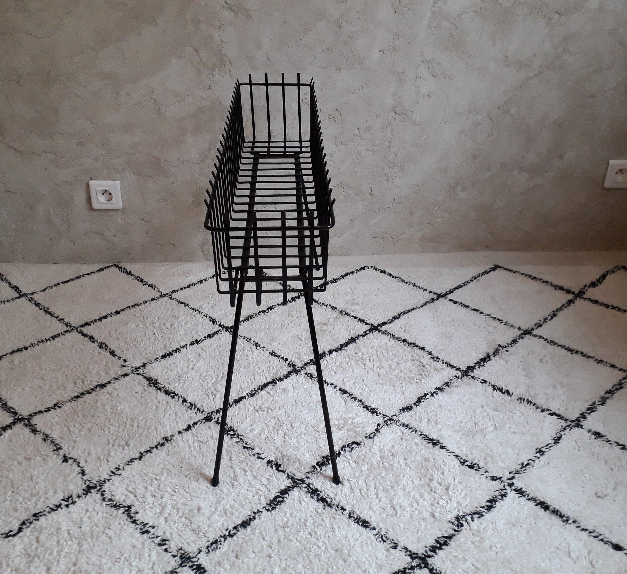 Metal indoor planter