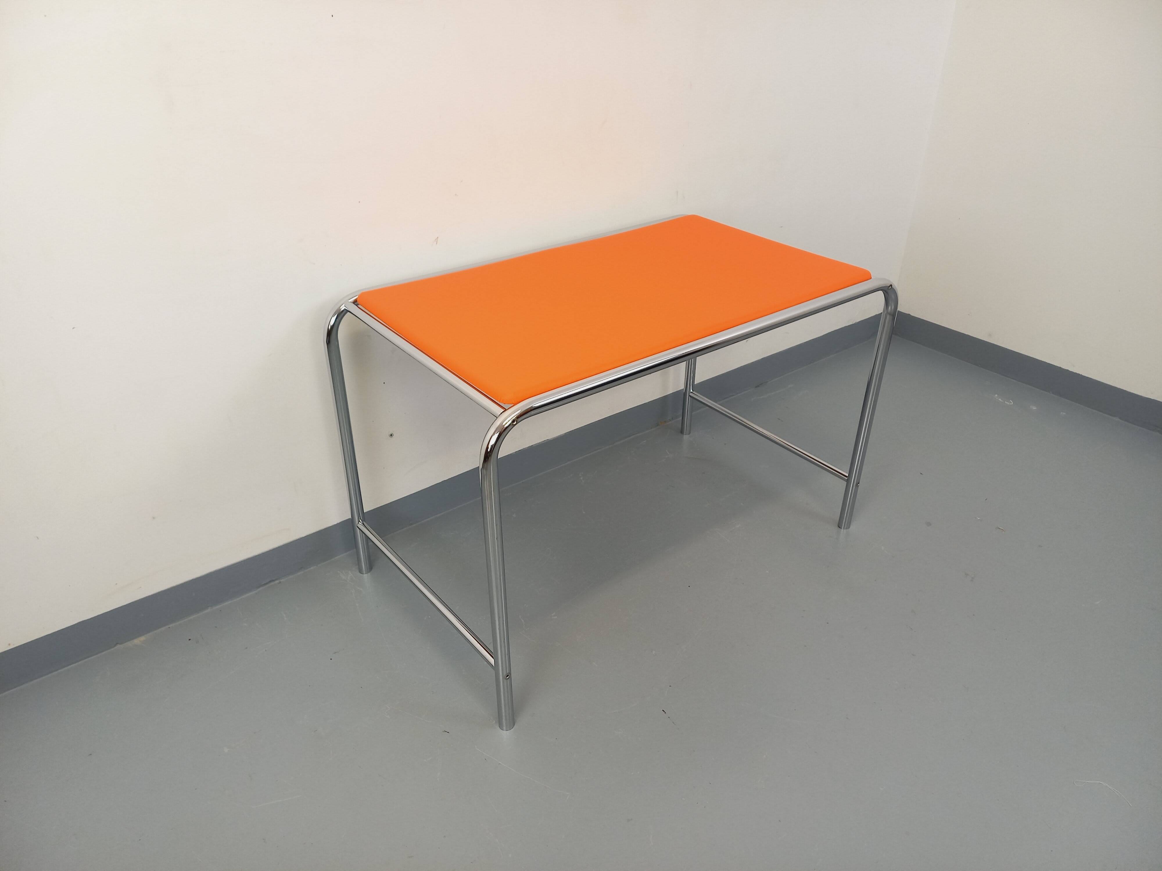 Bureau vintage en skai orange et chrome des années 70