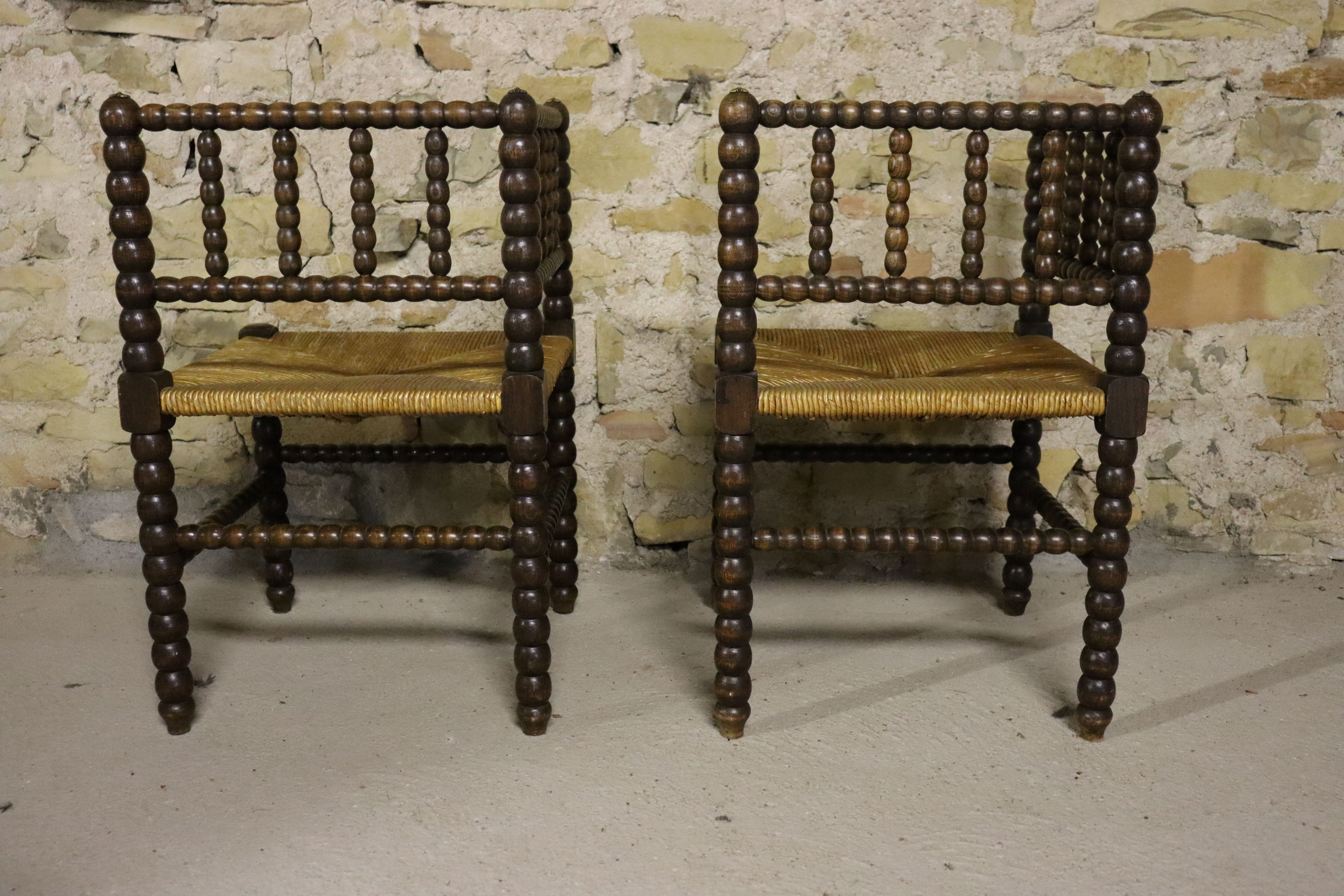 Pair of mulched chairs